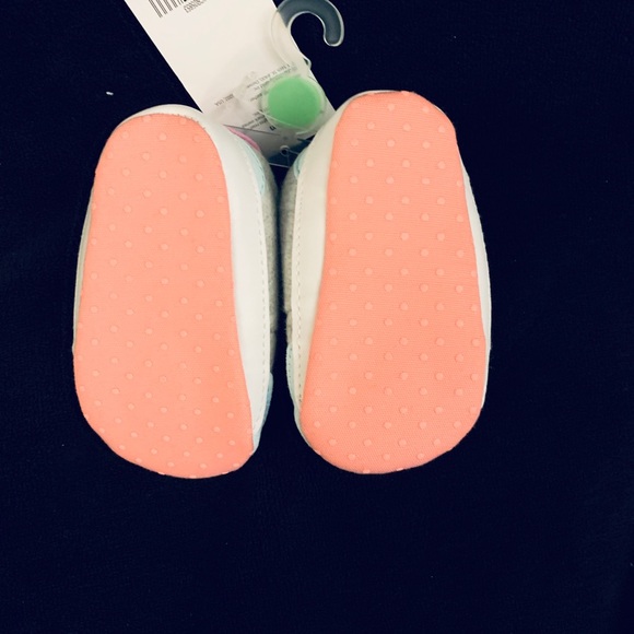 Carters_Baby Girl Crib Shoes; 0-3 Months.NWT - Picture 2 of 3